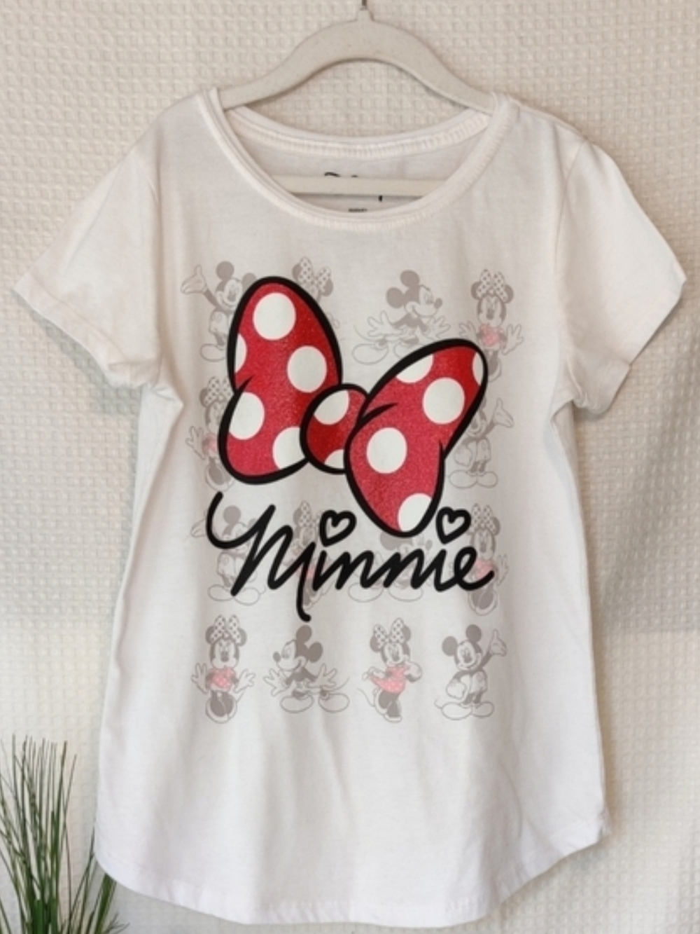 Disney Girls Minnie, Red Bow w/ White Polka Dots T-shirt Size L(10-12)💰